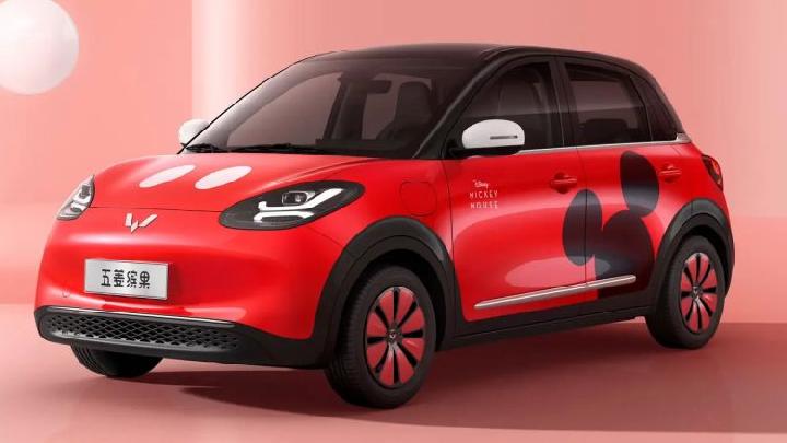 Wrapping Stiker Mobil Wuling Binguo