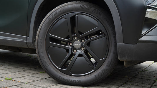 Modifikasi Velg Omoda 5 Matte Black dengan Teknik Chrome Delete