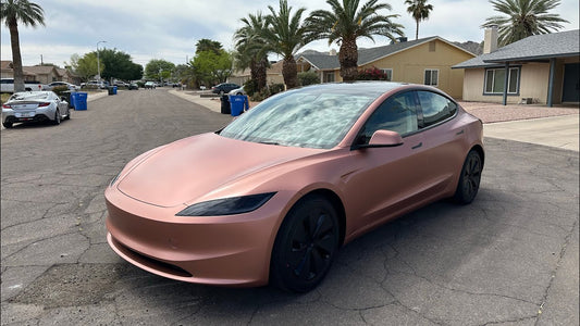 Wrapping mobil Tesla Model 3