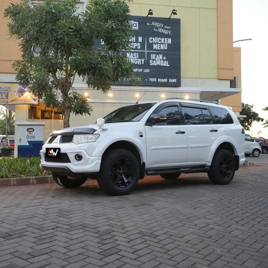 Wrapping Stiker Pajero Sport Menggunakan Fanchi Seri PET Pearl White
