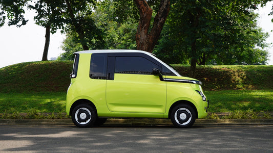 Wrapping Mobil Wuling Air EV Warna Magic Lemon & Aurora White