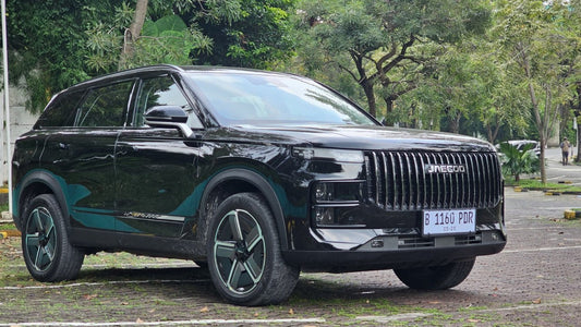 Detailing mobil premium SUV listrik Jaecoo J7 SHS 2025 tampilan premium – Meta Autowrap