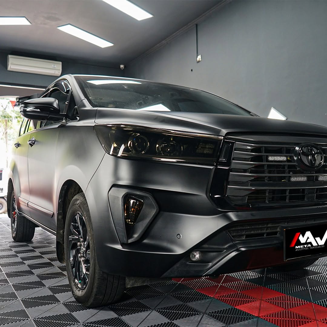Wrapping Stiker Innova Satin Black Harga dan Paket Bahan