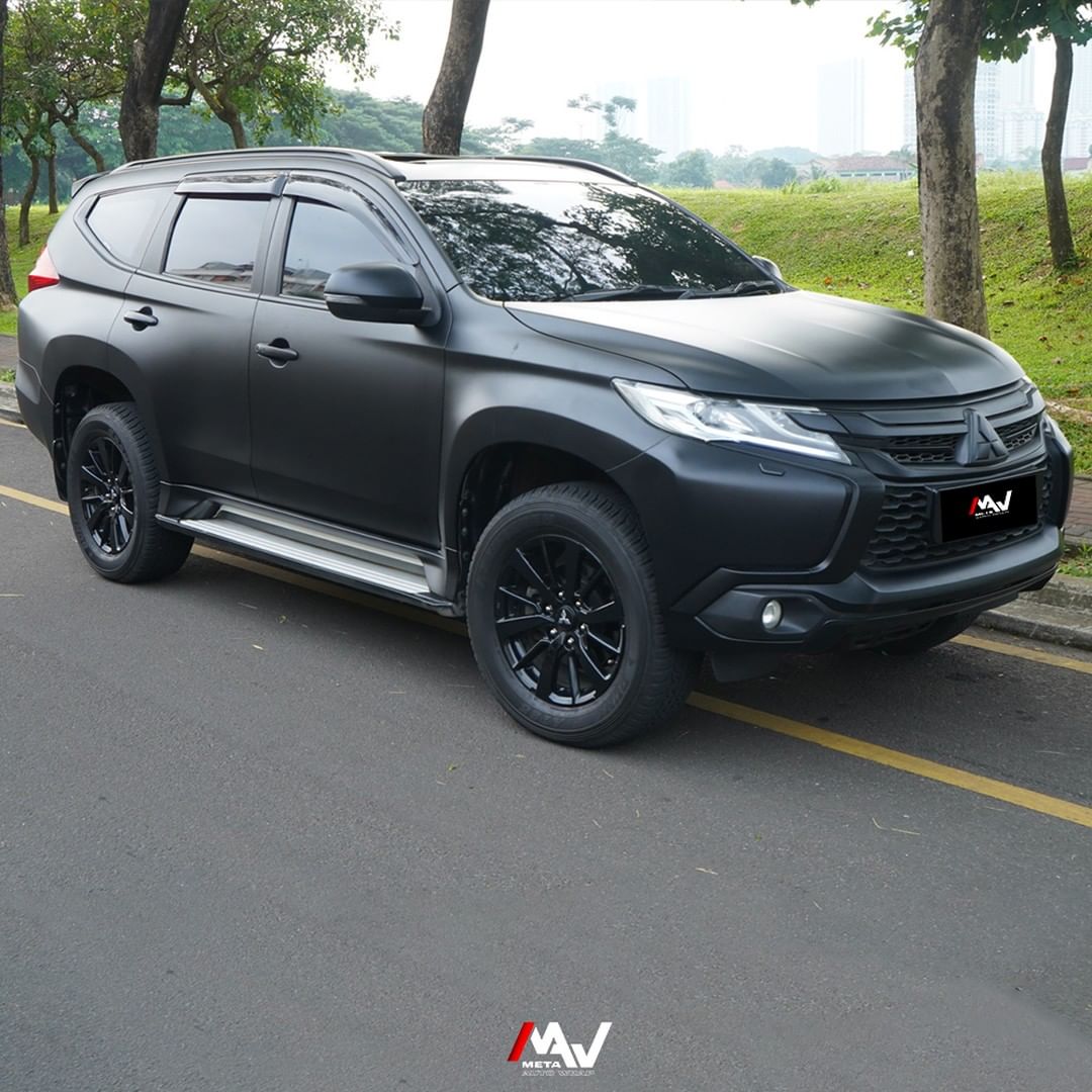 Wrapping Stiker Pajero: Tampil Lebih Gagah dan Stylish di Jalan