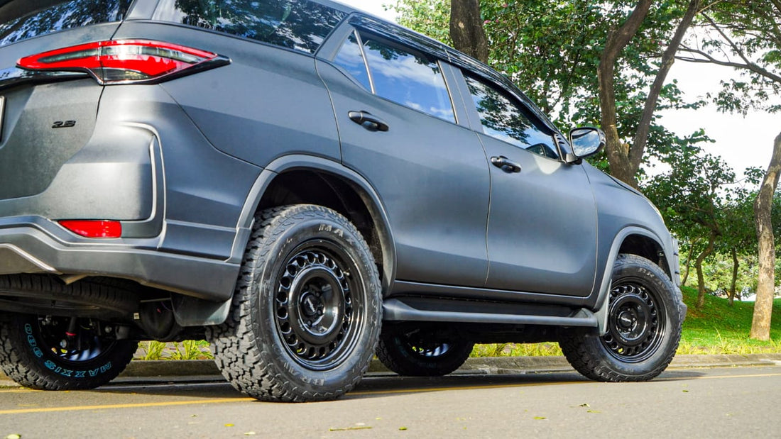 Berapa Harga Wrapping Stiker untuk Toyota Fortuner?