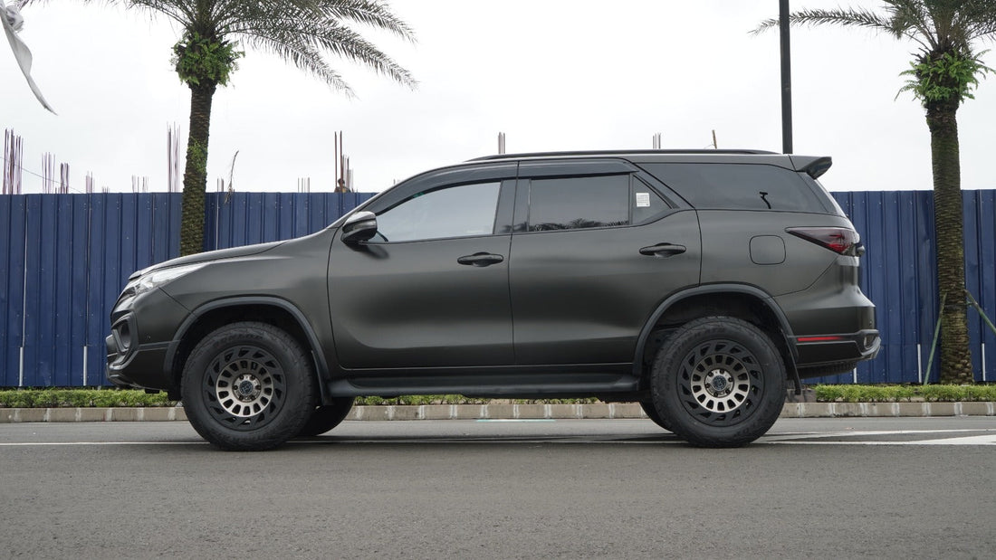 Wrapping stiker fortuner