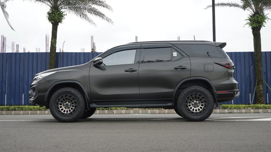 Wrapping stiker fortuner
