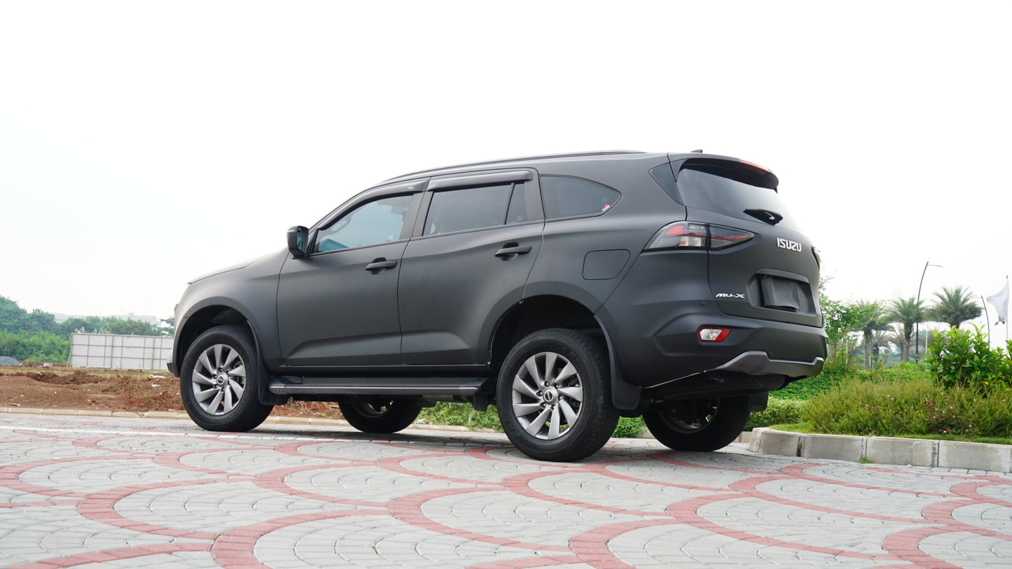 Wrapping Mobil Isuzu D-Max