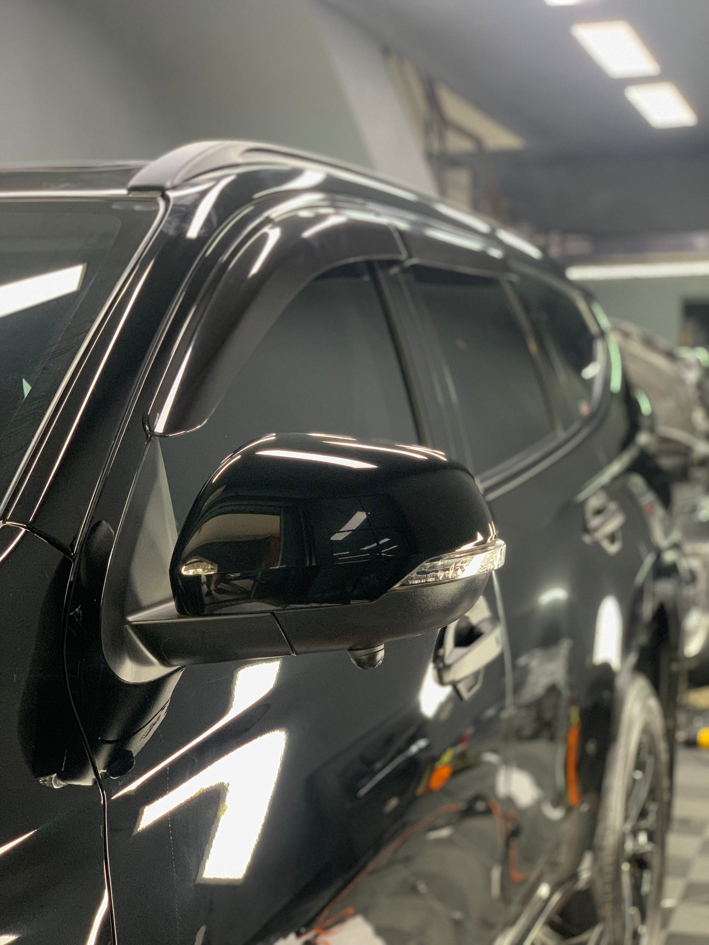 Delete Chrome Pajero Sport dengan Wrapping Stiker Premium