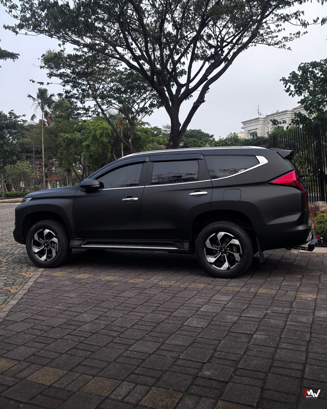 Wrapping Stiker Pajero Frosted Black Premium PET Series