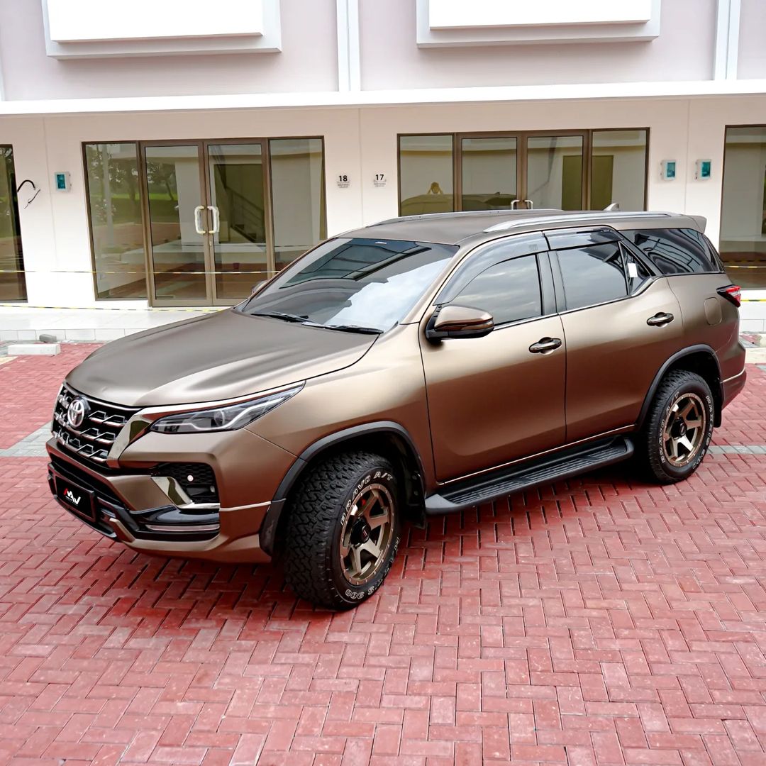 Jasa Wrapping Stiker Fortuner Satin Metallic Gold | Meta Autowrap