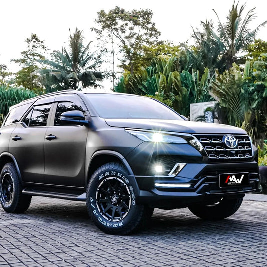 Jasa Wrapping Stiker Fortuner Menggunakan Warna Frosted Black dari Fanchi