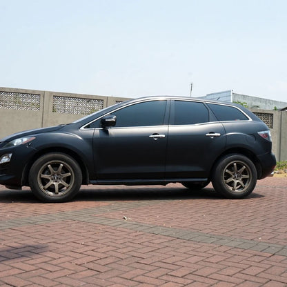 Wrapping Stiker Mazda CX-7 dengan Warna Hitam Doff | MaxDecal