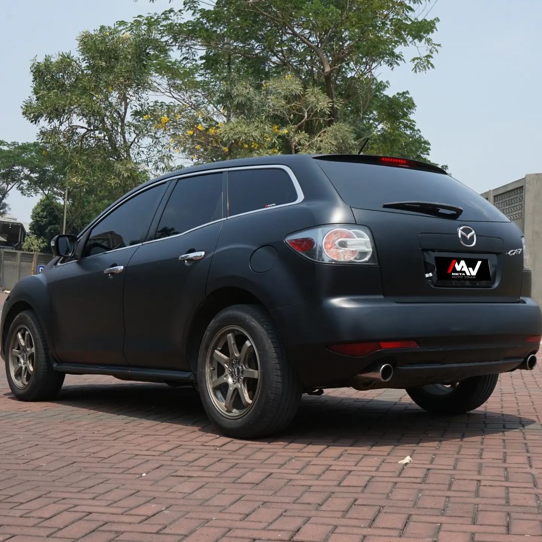 Wrapping Stiker Mazda CX-7 dengan Warna Hitam Doff | MaxDecal