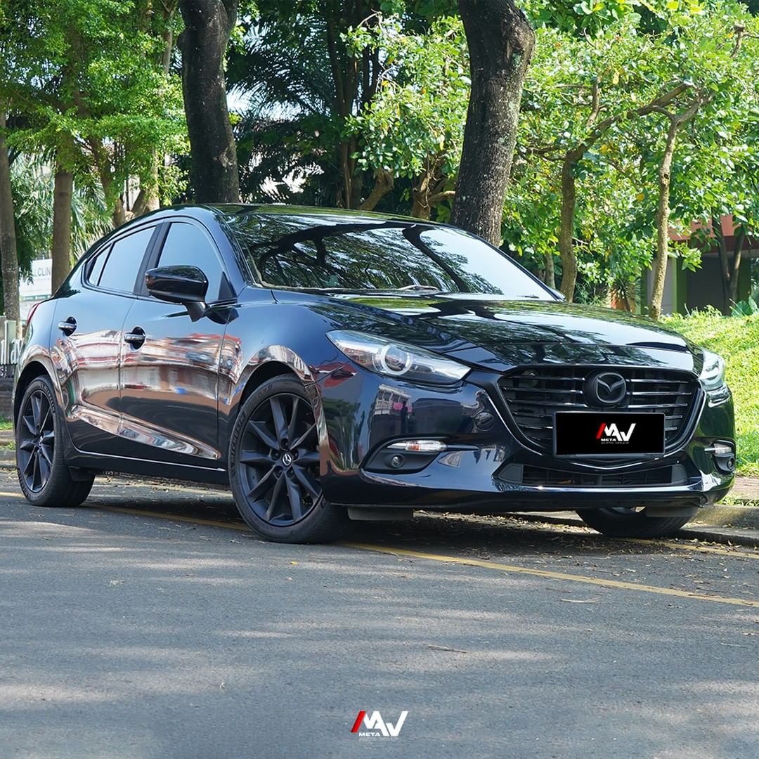 Jasa Wrapping Stiker Mazda 3 dengan Warna Metallic Blue Crystal Black | Fanchi