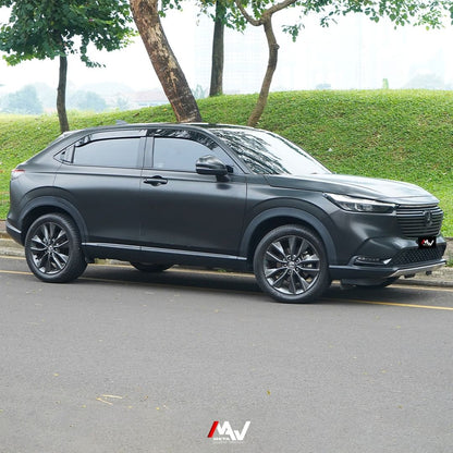 Jasa Pasang Stiker Satin Metallic Black untuk Mobil Elegan