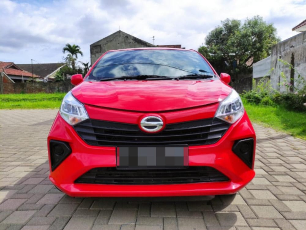 Jasa Wrapping Stiker Daihatsu Sigra Warna Merah Glossy - Meta Autowrap