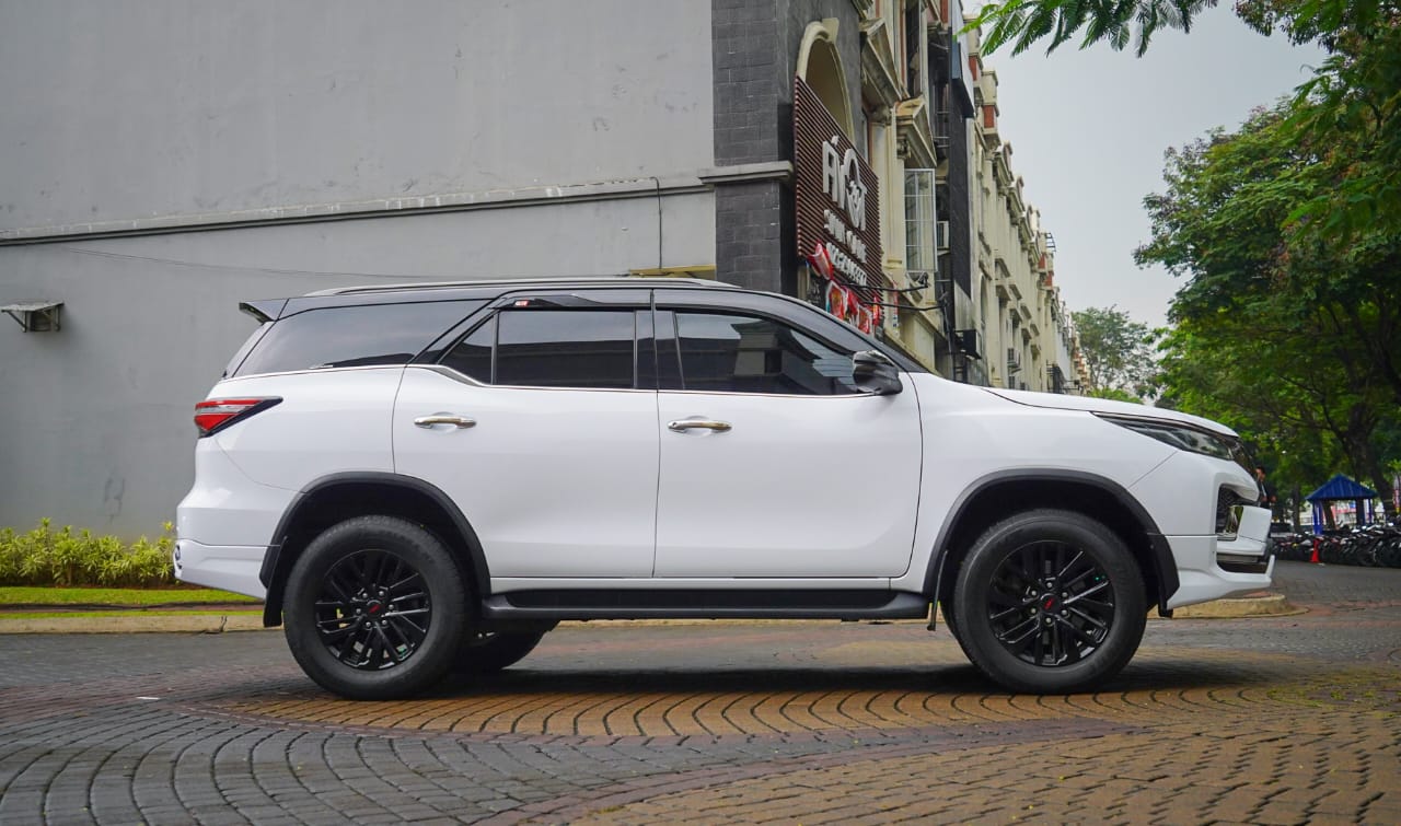 Wrapping Stiker Fortuner Maxdecal Two Tone