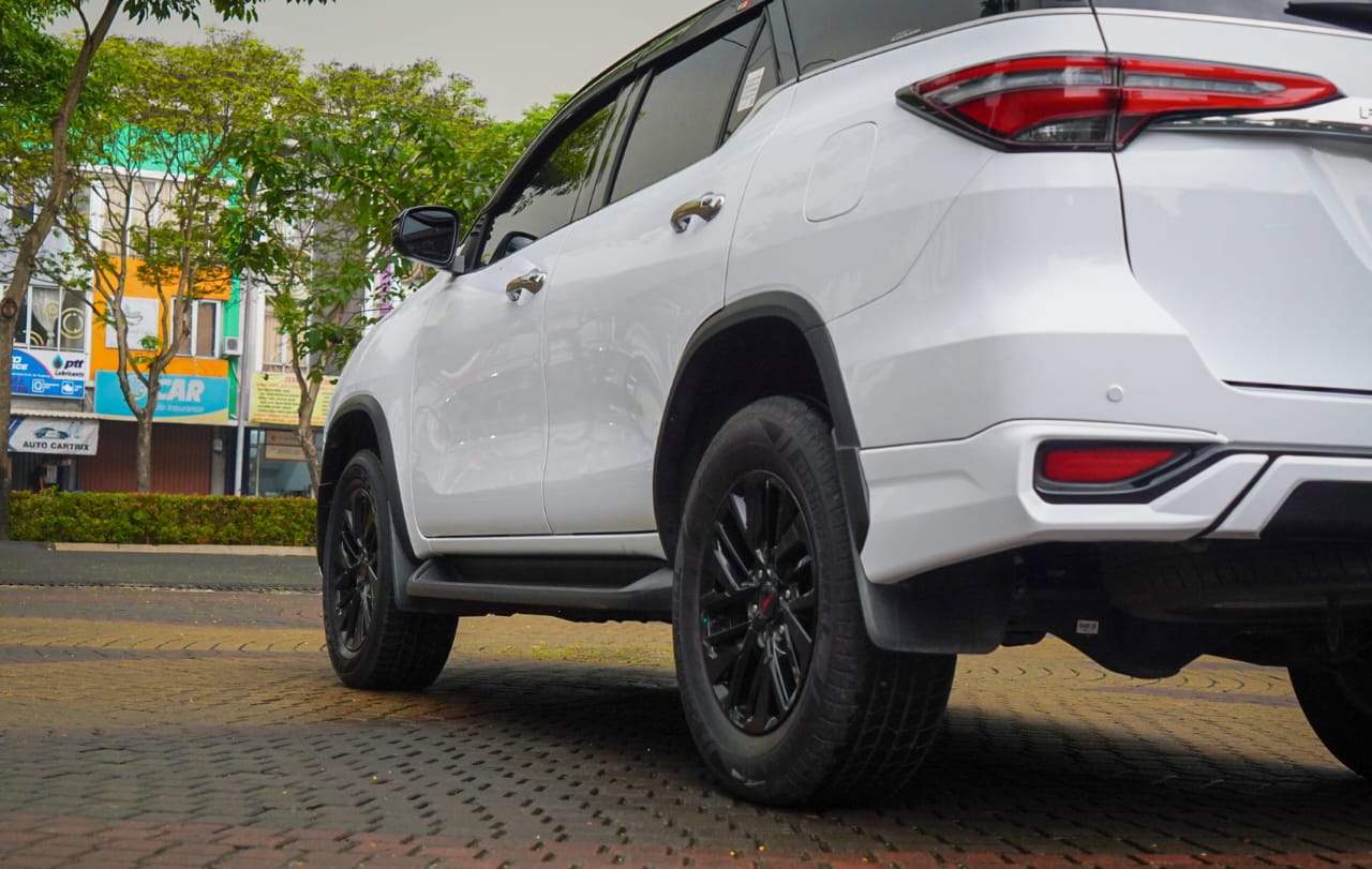 Wrapping Stiker Fortuner Maxdecal Two Tone